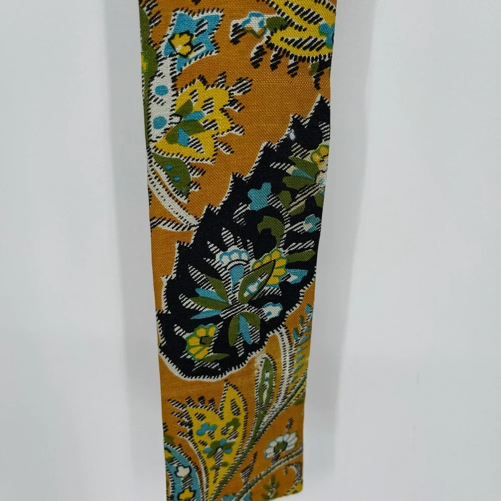 Vintage Men's Gold Yellow Paisley All Silk Formal Suit Skinny Necktie One Size